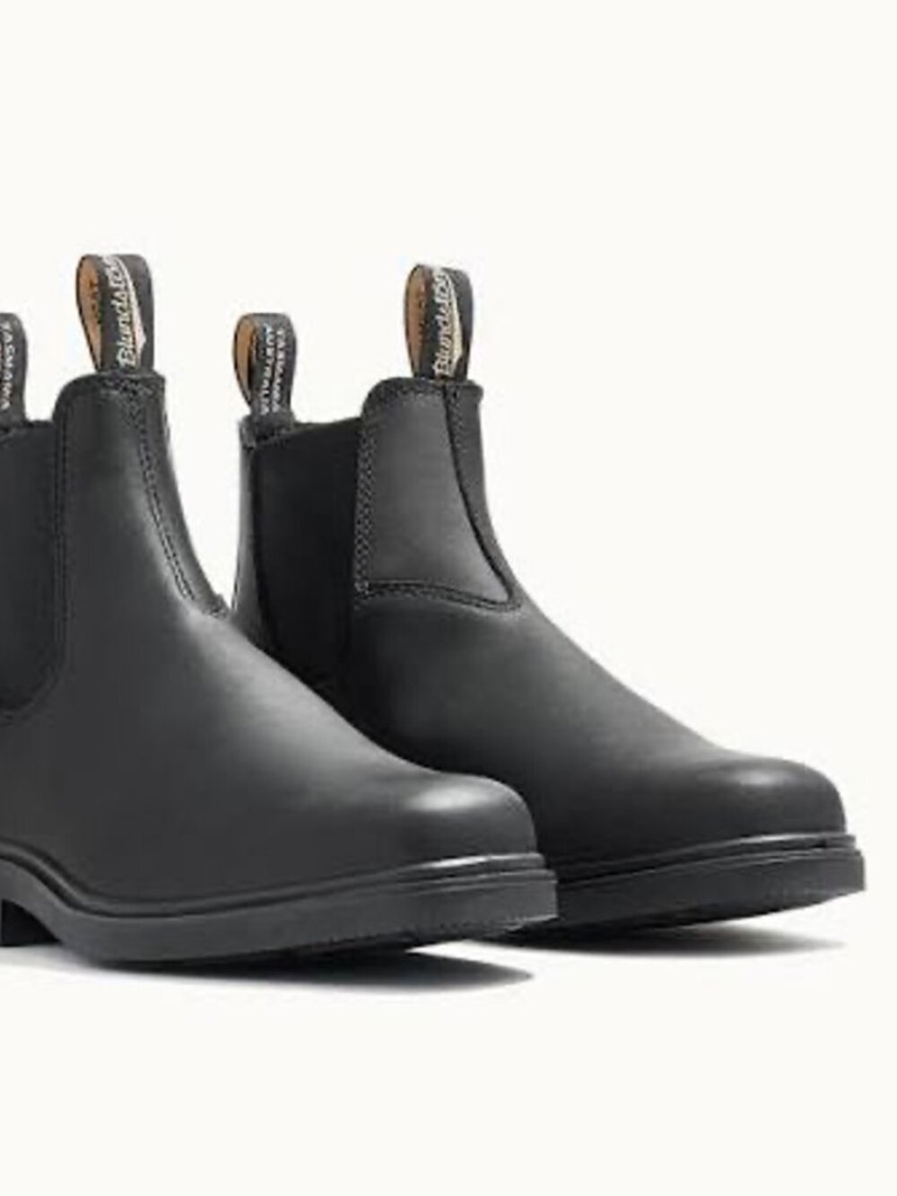 Blundstone 063 Dress Chelsea Boots Black Leather Heeled Ankle Boots